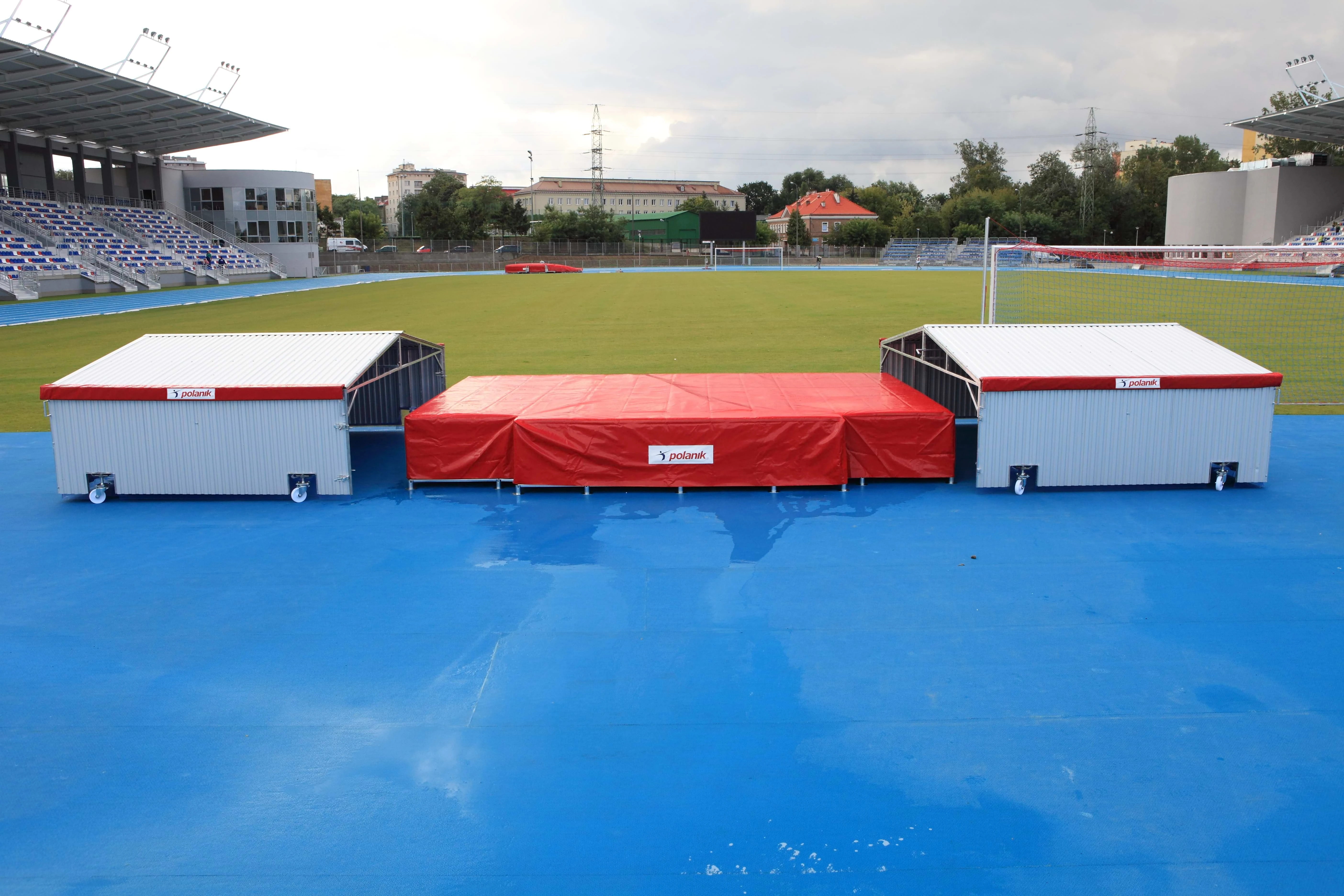 Mat storage shelter